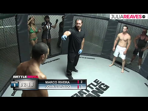 ❤️ Ultimate Fighter baise une fille à numéro juste après un combat sur le ring Vidéo de baise at us ❌️