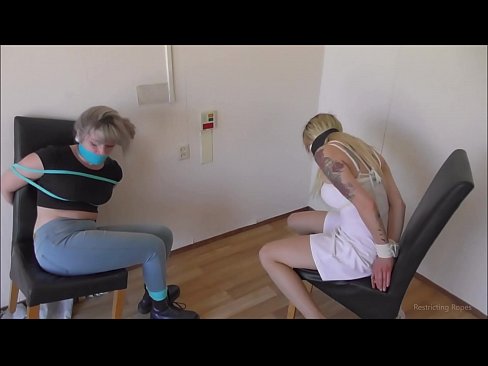 ❤️ Dépendante / attachée et bâillonnée / demoiselle en détresse Vidéo de baise at us ❌️