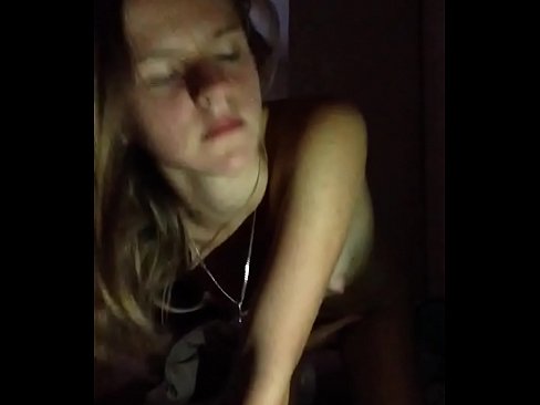 ❤️ Une fille se masturbe et jouit Vidéo de baise at us ❌️